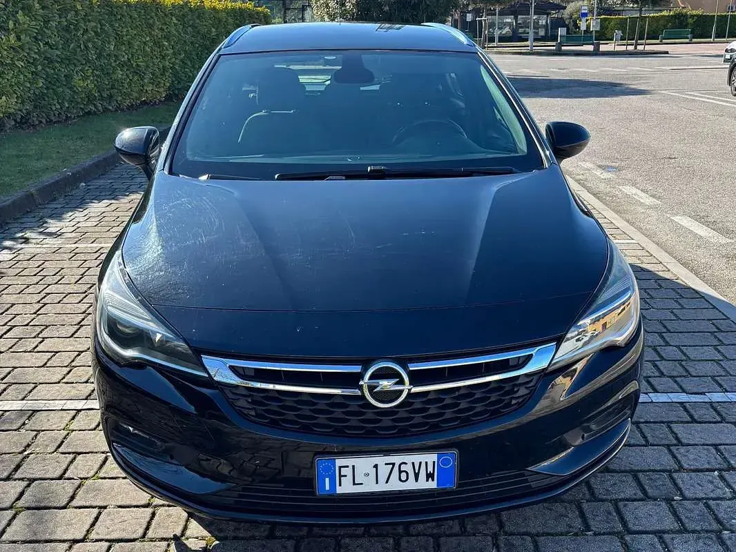 Usata Opel Astra Business 110 CV (80 kW) 2017 Nero Station wagon