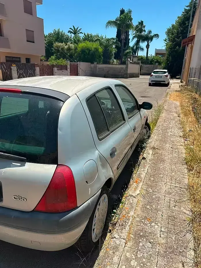 Usata Renault Clio 58 CV (42 kW) 2000 Grigio Berlina