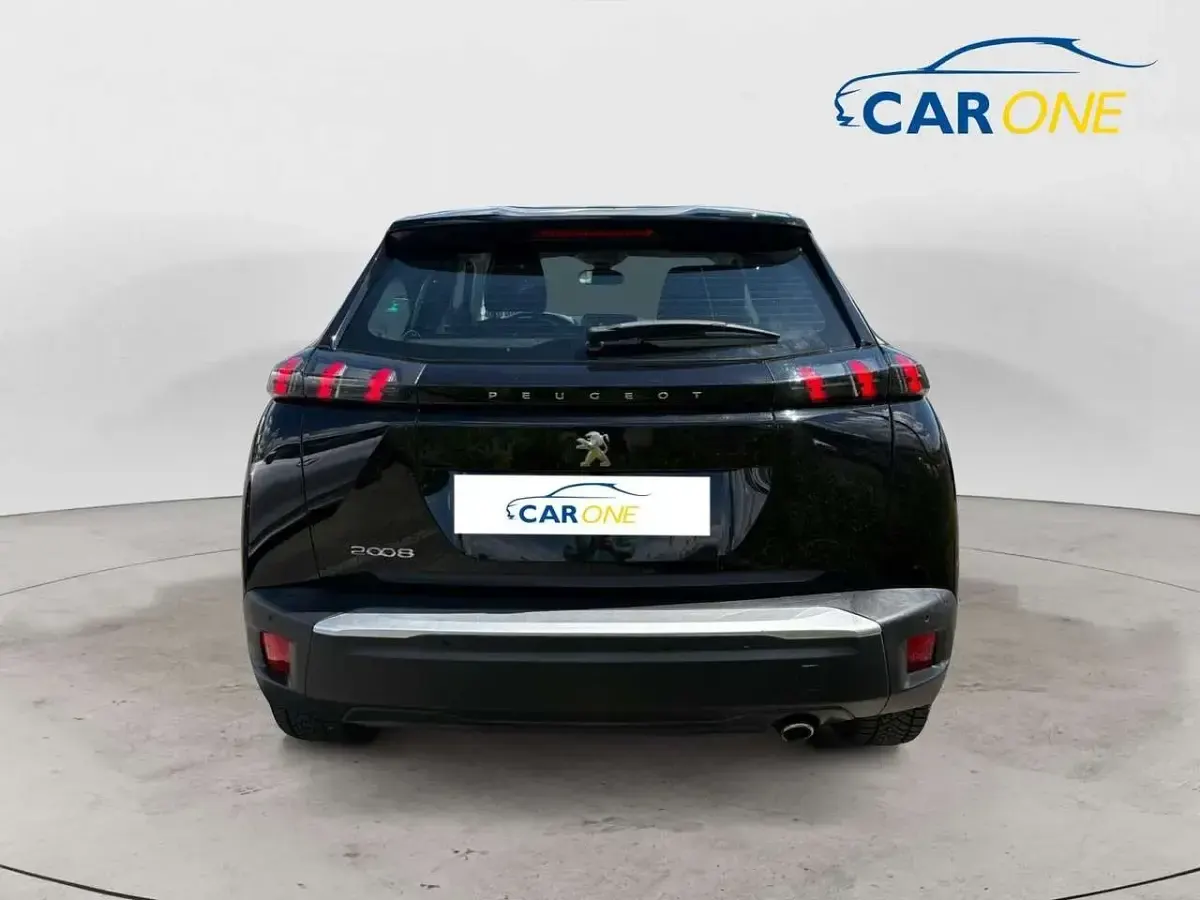 Usata Peugeot 2008 Active 110 CV (80 kW) 2021 Nero SUV