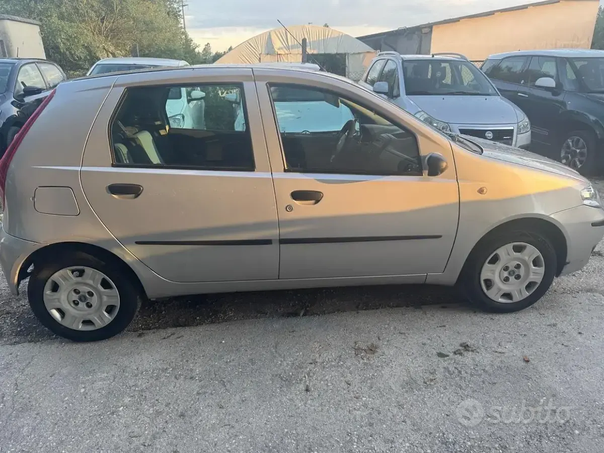 Usata Fiat Punto Classica 60 CV (44 kW) 2007 Grigio Utilitaria