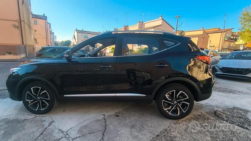 Usata MG ZS Luxury 106 CV (77 kW) 2024 Nero SUV