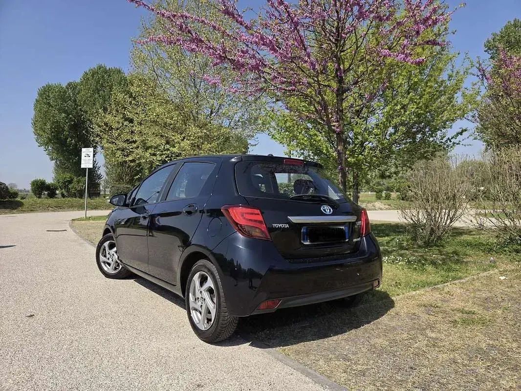 Usata Toyota Yaris Sol 87 CV (63 kW) 2016 Utilitaria