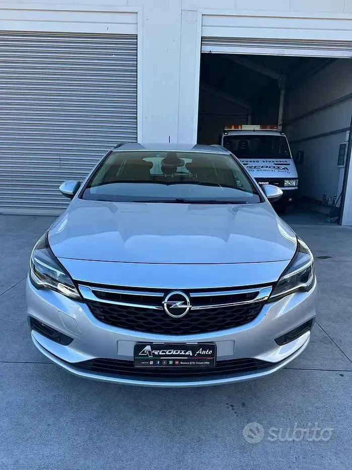 Usata Opel Astra Business 110 CV (80 kW) 2017 Grigio Station wagon