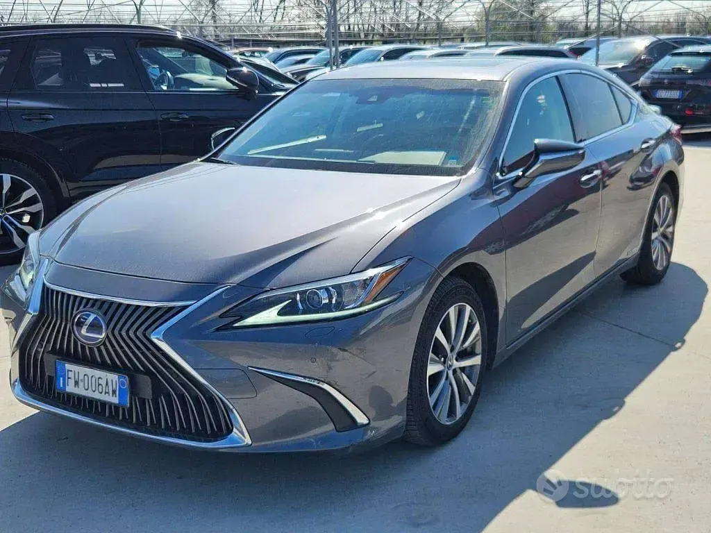 Usata Lexus ES300H Business Edition 178 CV (130 kW) 2019 Grigio Berlina