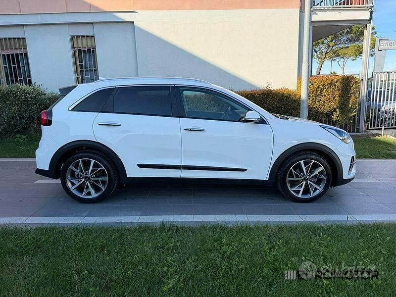 Usata Kia Niro Style 141 CV (103 kW) 2021 Bianco SUV
