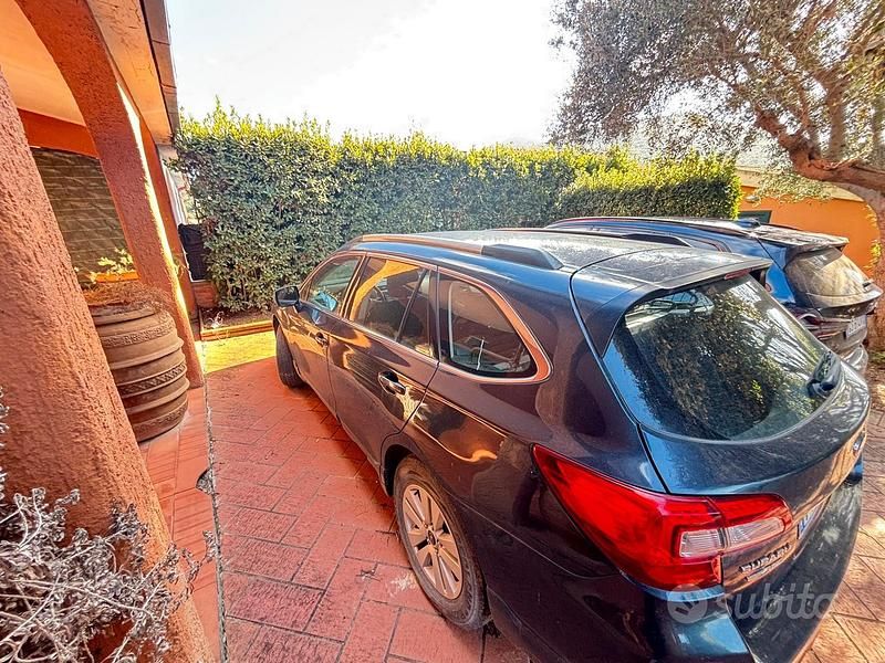 Usata Subaru Outback 150 CV (110 kW) 2016 Blu Station wagon