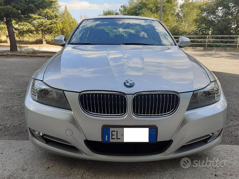 Usata BMW 318 Comfort Edition 2011 Grigio
