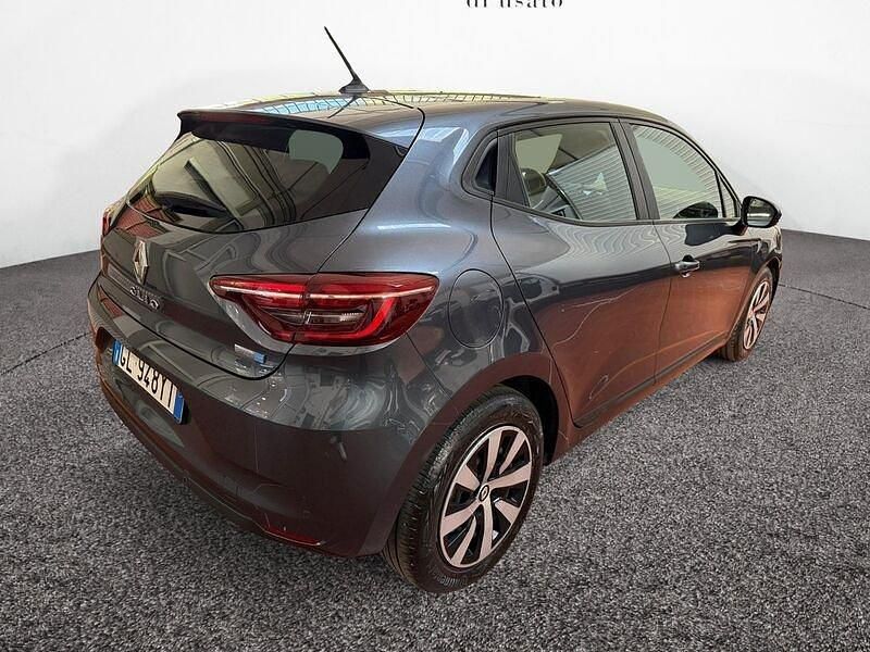 Begagnad Renault Clio V Zen 140 HK (102 kW) 2023 Grå Halvkombi