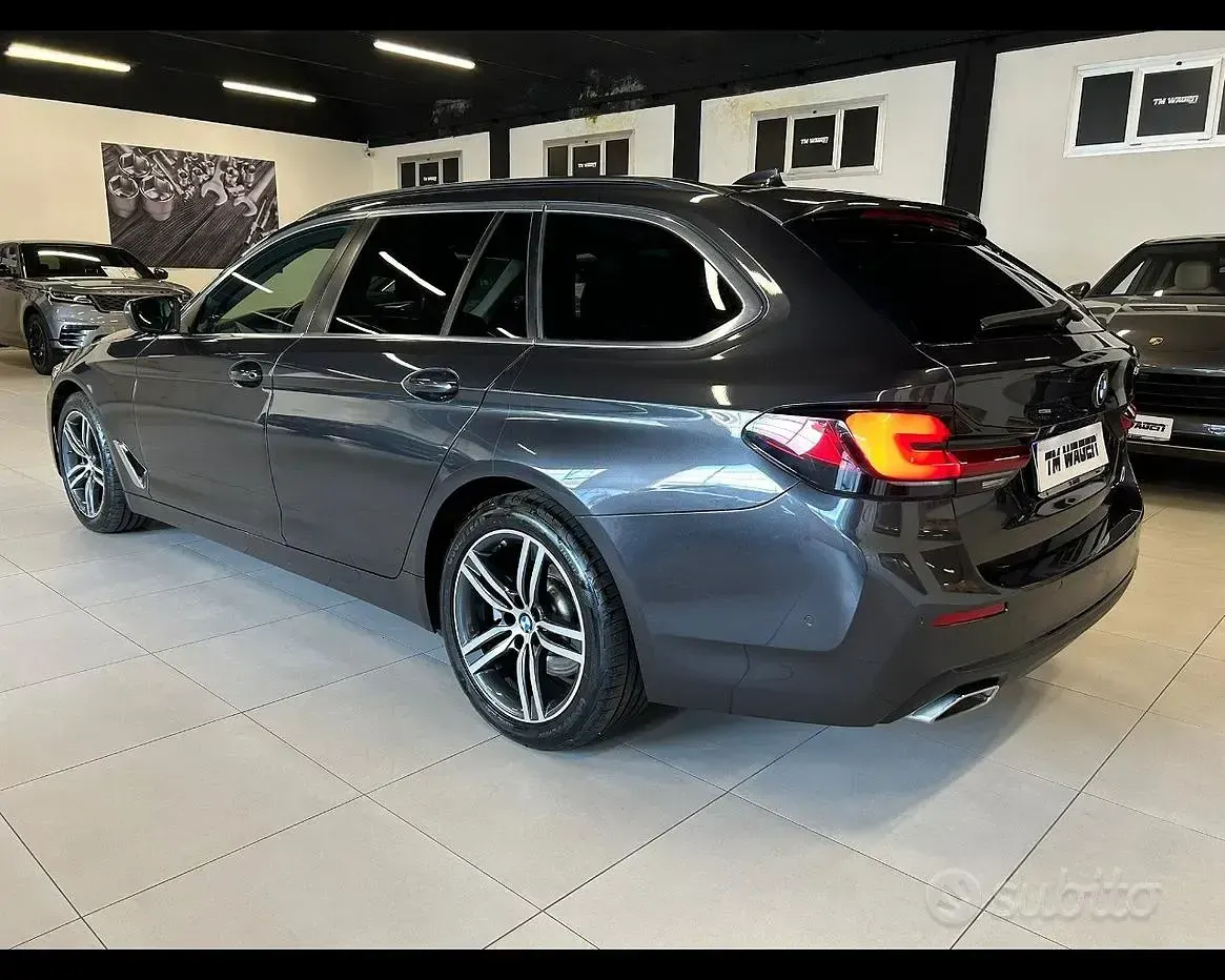 Usata BMW 520 Efficient Dynamics 190 CV (139 kW) 2021 Grigio Station wagon