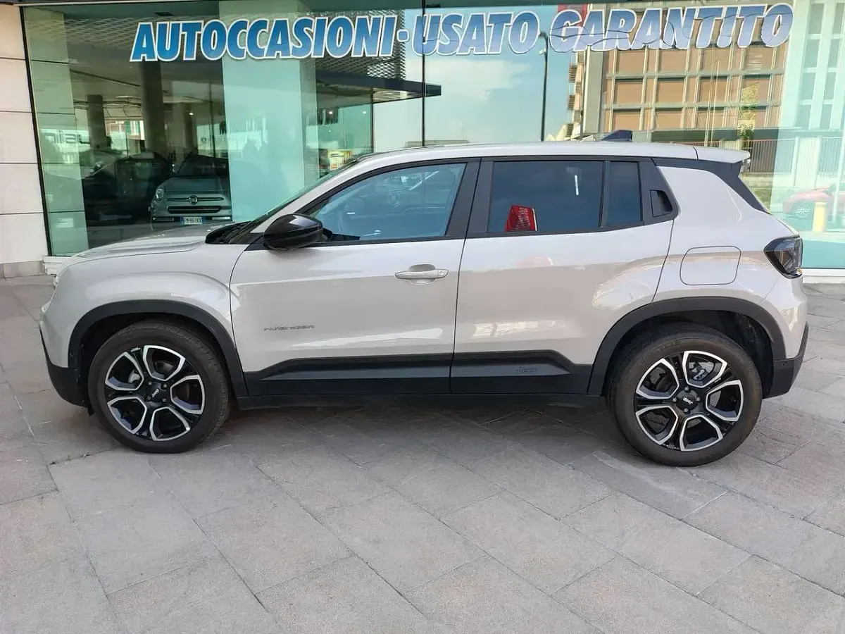 Usata Jeep Avenger Summit 101 CV (74 kW) 2025 Grigio SUV