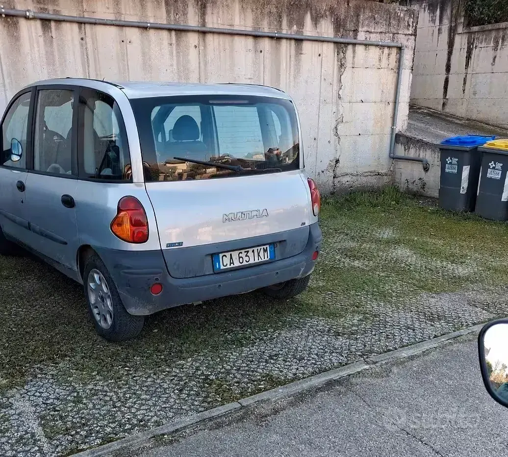 Usata Fiat Multipla 110 CV (80 kW) 2002 Grigio Monovolume