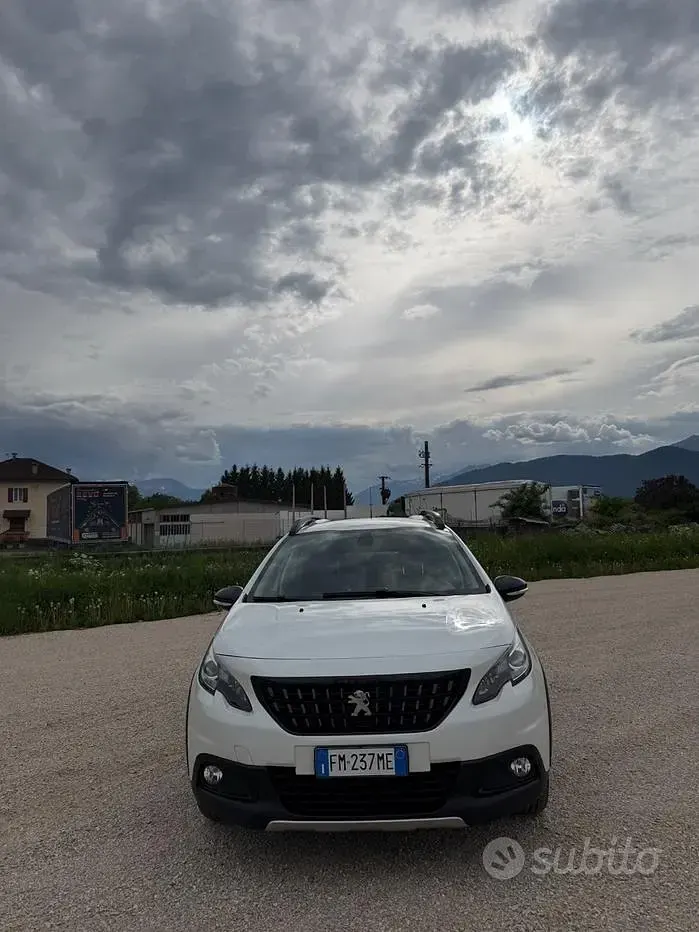 Occasion Peugeot 2008 GT-line 120 ch (88 kW) 2017 Blanc SUV