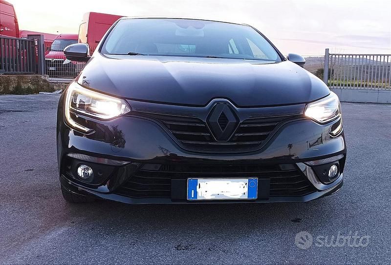 Usata Renault Mégane IV Bose Edition 110 CV (80 kW) 2018 Nero Berlina