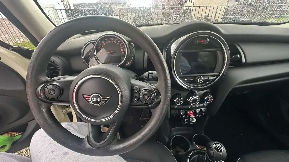 Usata Mini ONE 75 CV (55 kW) 2018 Bianco Utilitaria