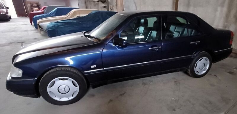 Usato 1996 Mercedes C200 2.0 Benzin 180 CV (3.900 €)