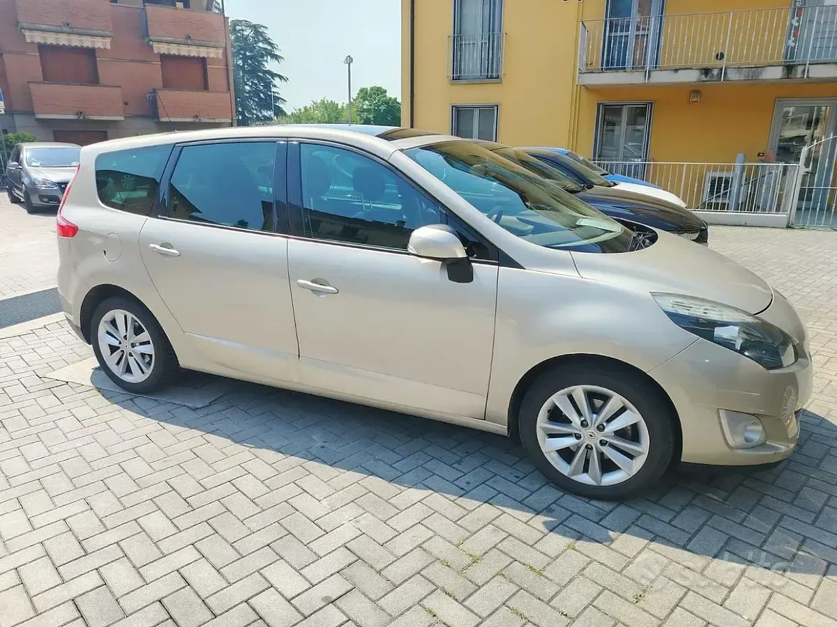 Usata Renault Grand Scénic II 130 CV (95 kW) 2009 Monovolume