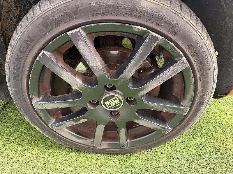 Usata Ford Fiesta 2008 Rosso Utilitaria