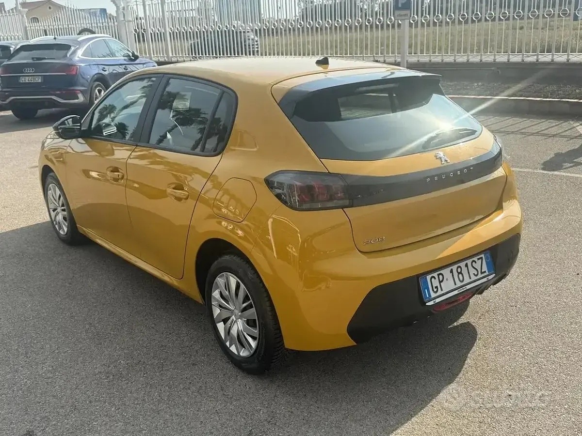 Usata Peugeot 208 Active 75 CV (55 kW) 2023 Giallo Utilitaria