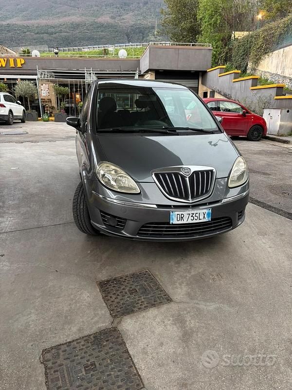 Usata Lancia Musa 95 CV (69 kW) 2008 Blu Monovolume