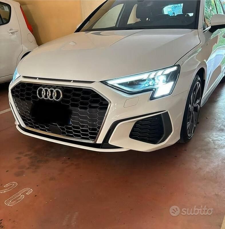 Bianco Usata 2024 Audi A3 Ambiente Due volumi | 28.500 € (Ottimo prezzo) - Immagine 1/4