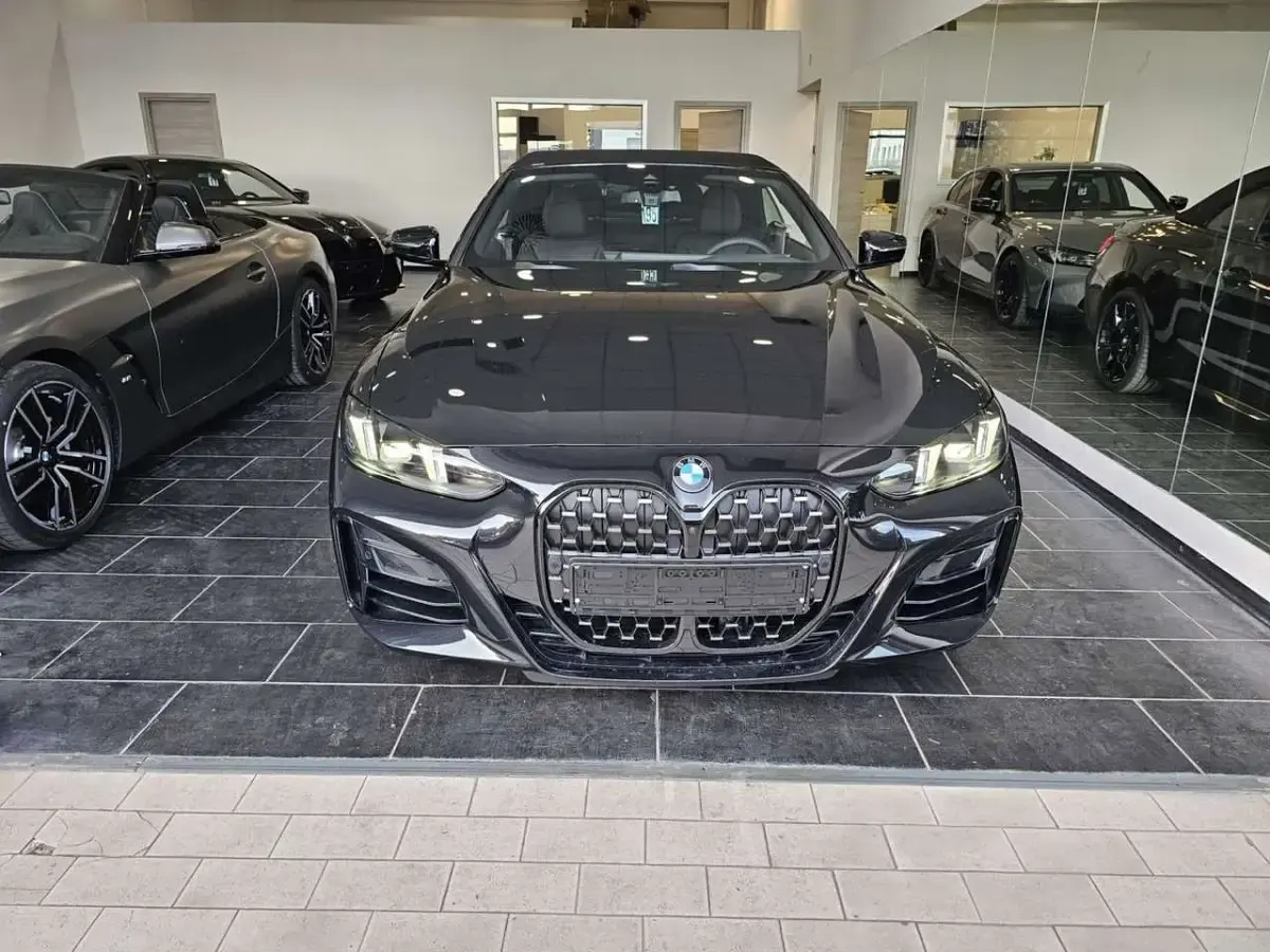 Usata BMW 420 M Sport 190 CV (139 kW) 2026 Saphire black Cabrio