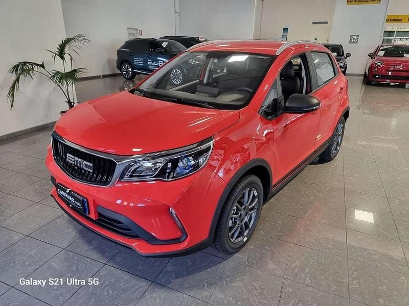 Nuova EMC QUATTRO 103 CV (75 kW) 2025 Rosso SUV