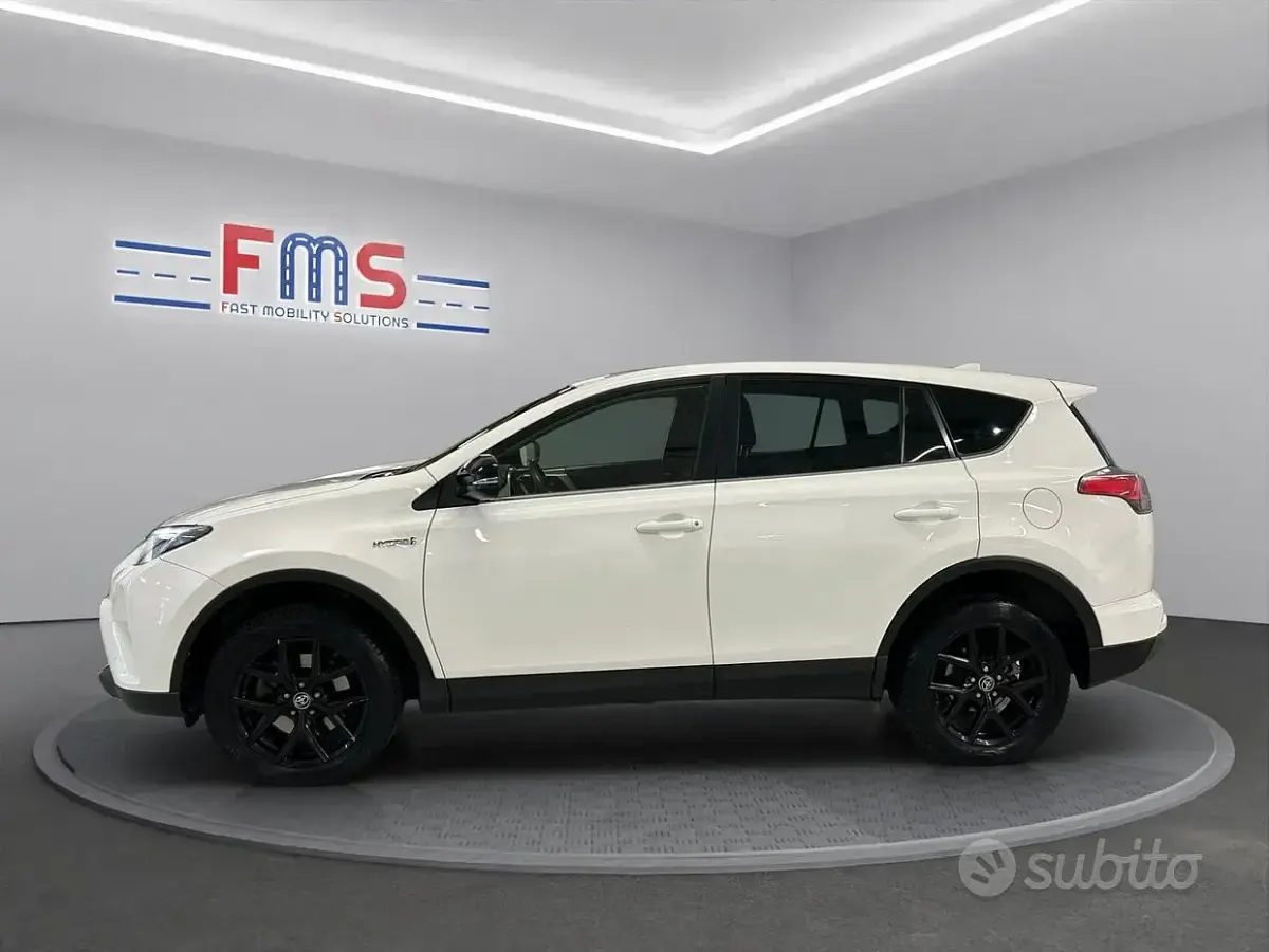 Usata Toyota RAV4 Hybrid 268 CV (197 kW) 2018 Bianco SUV