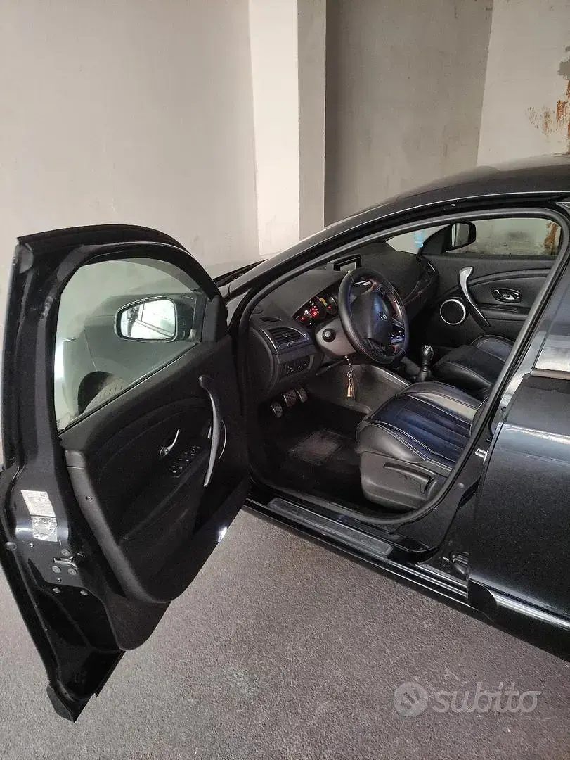 Usata Renault Mégane III 110 CV (80 kW) 2012 Nero Berlina