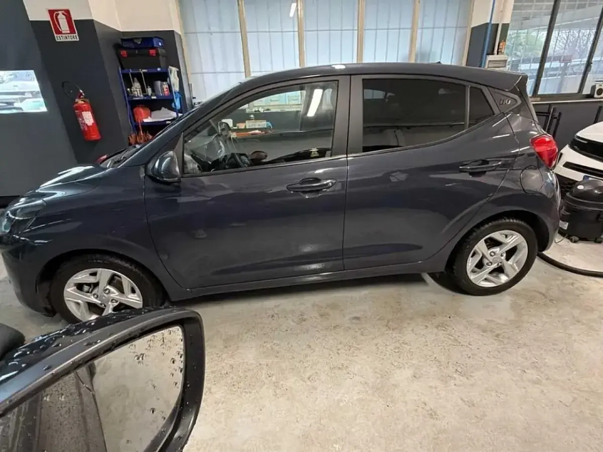 Usata Hyundai i10 67 CV (49 kW) 2022 Blu Utilitaria