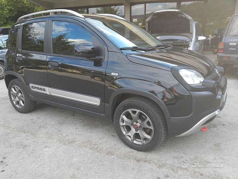 Usata Fiat Panda Cross Cross 95 CV (69 kW) 2016 Nero Utilitaria