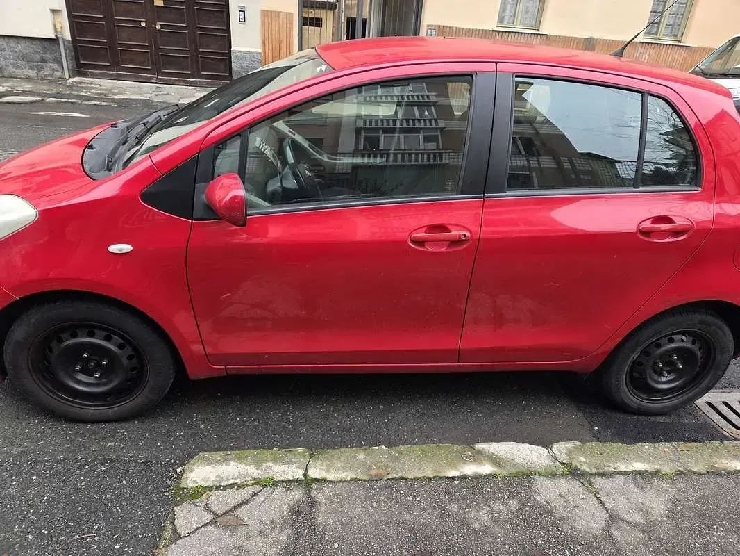 Usata Toyota Yaris Terra 65 CV (47 kW) 2005 Berlina