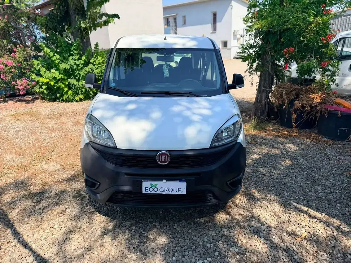 Usata Fiat Doblò Easy 120 CV (88 kW) 2015 Bianco Monovolume