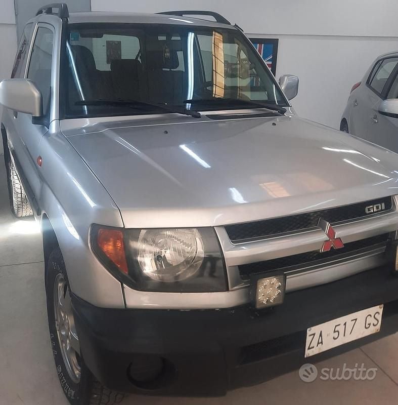 Usata Mitsubishi Pajero 120 CV (88 kW) 2000 Grigio SUV