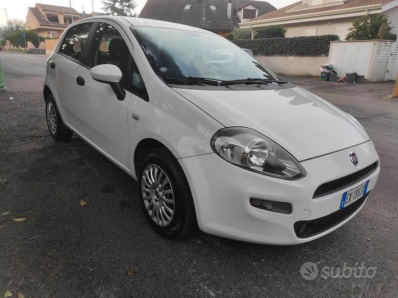 Usata Fiat Grande Punto Street 77 CV (56 kW) 2014 Bianco Utilitaria