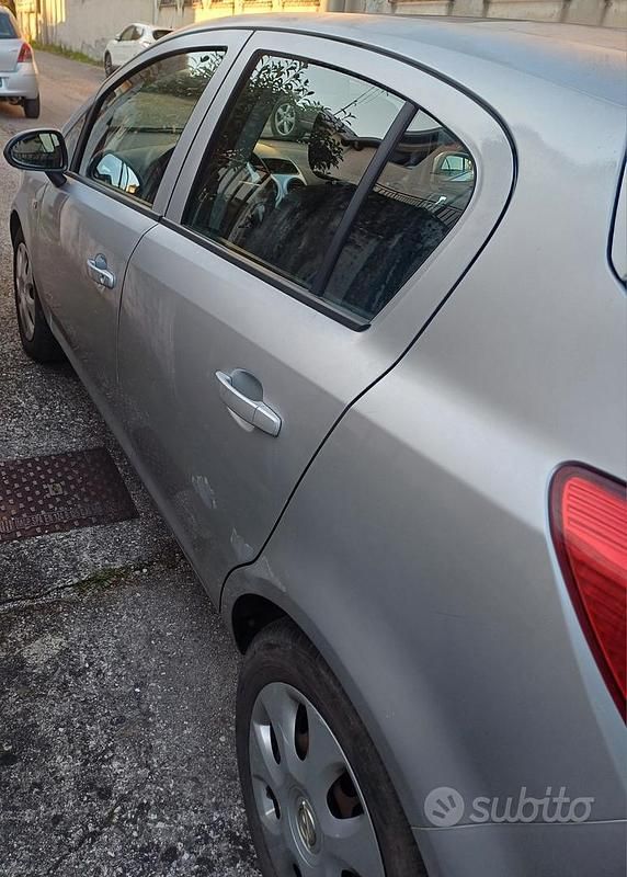 Usata Opel Corsa 2009 Grigio Utilitaria