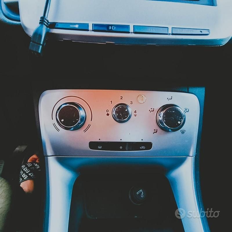 Usata Lancia Delta 120 CV (88 kW) 2009 Bianco Utilitaria