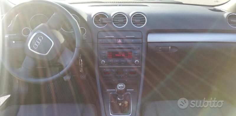 Usata Audi A4 Cabriolet 140 CV (102 kW) 2007 Grigio Cabrio