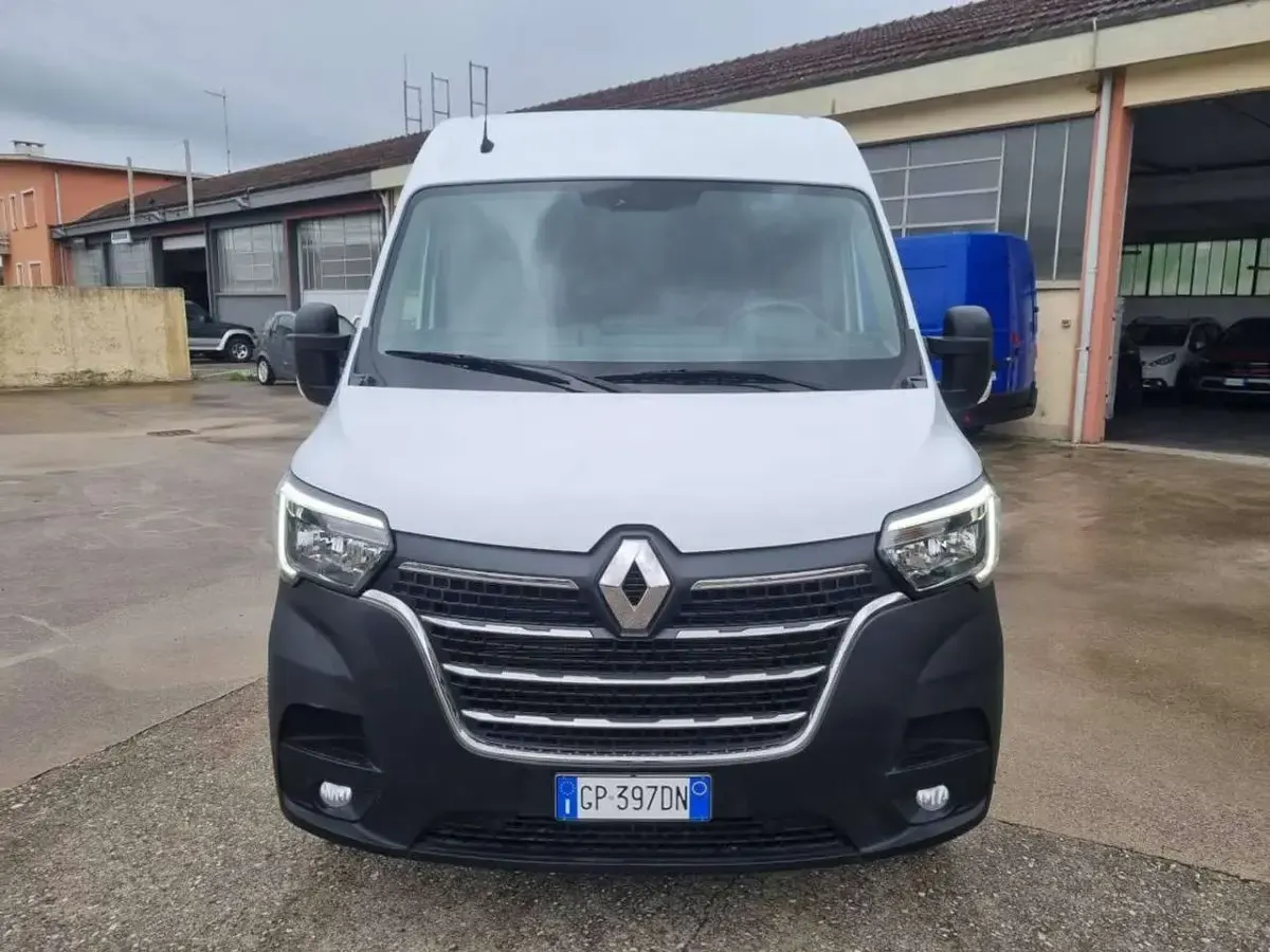 Usata Renault Master 150 CV (110 kW) 2023 Bianco Monovolume