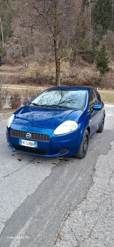 Usata Fiat Punto 2005 Blu Utilitaria