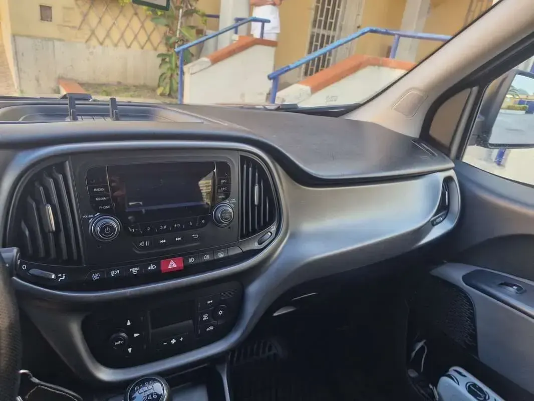 Usata Fiat Doblò Easy 120 CV (88 kW) 2017 Grigio Monovolume