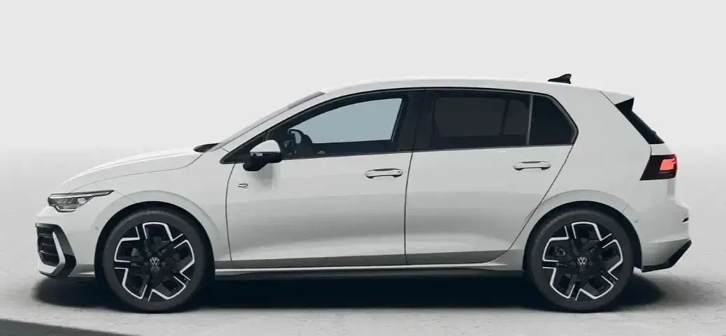 Nuova VW Golf VIII R-line Plus 115 CV (84 kW) 2026 0q0q  pure white