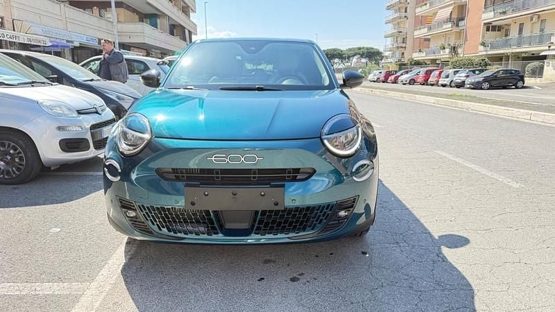 Usata Fiat 600 La Prima 101 CV (74 kW) 2025 Verde SUV