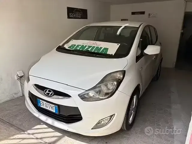 Usata Hyundai ix20 Comfort 90 CV (66 kW) 2014 Bianco Utilitaria