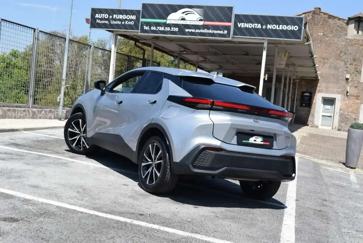 Usata Toyota C-HR+ Trend 72 kW (98 CV) 2025 Argento SUV