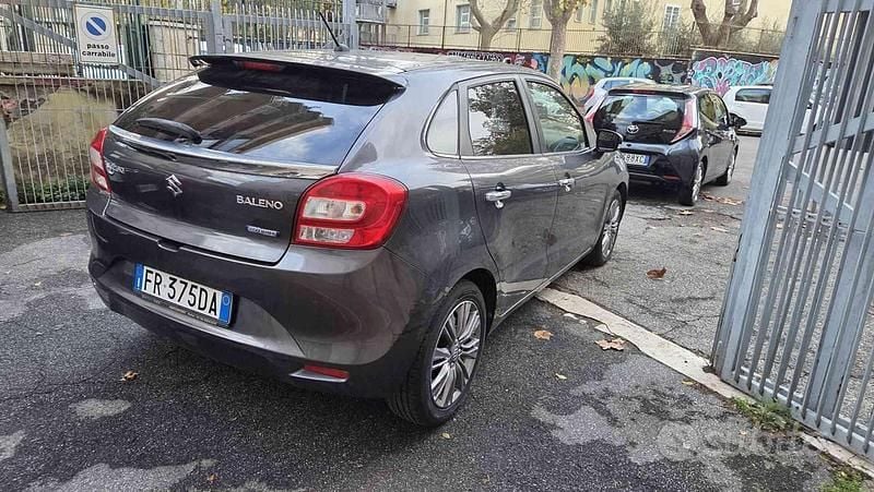 Usata Suzuki Baleno 90 CV (66 kW) 2018 Grigio Utilitaria
