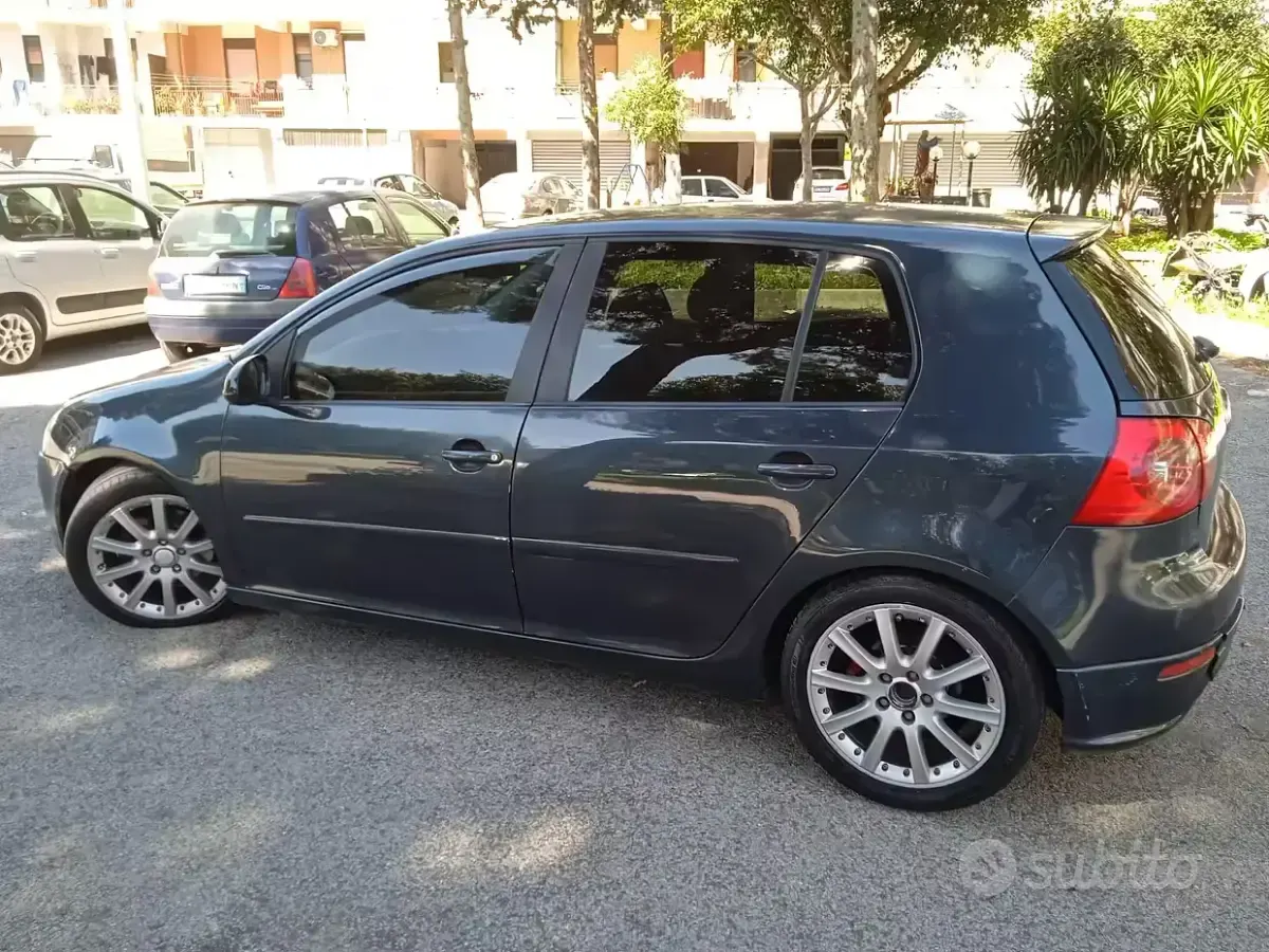 Usata VW Golf IV 140 CV (102 kW) 2004 Blu Berlina