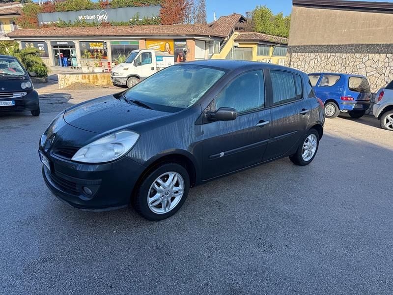 Usata Renault Clio II LE 74 CV (54 kW) 2008 Grigio Berlina