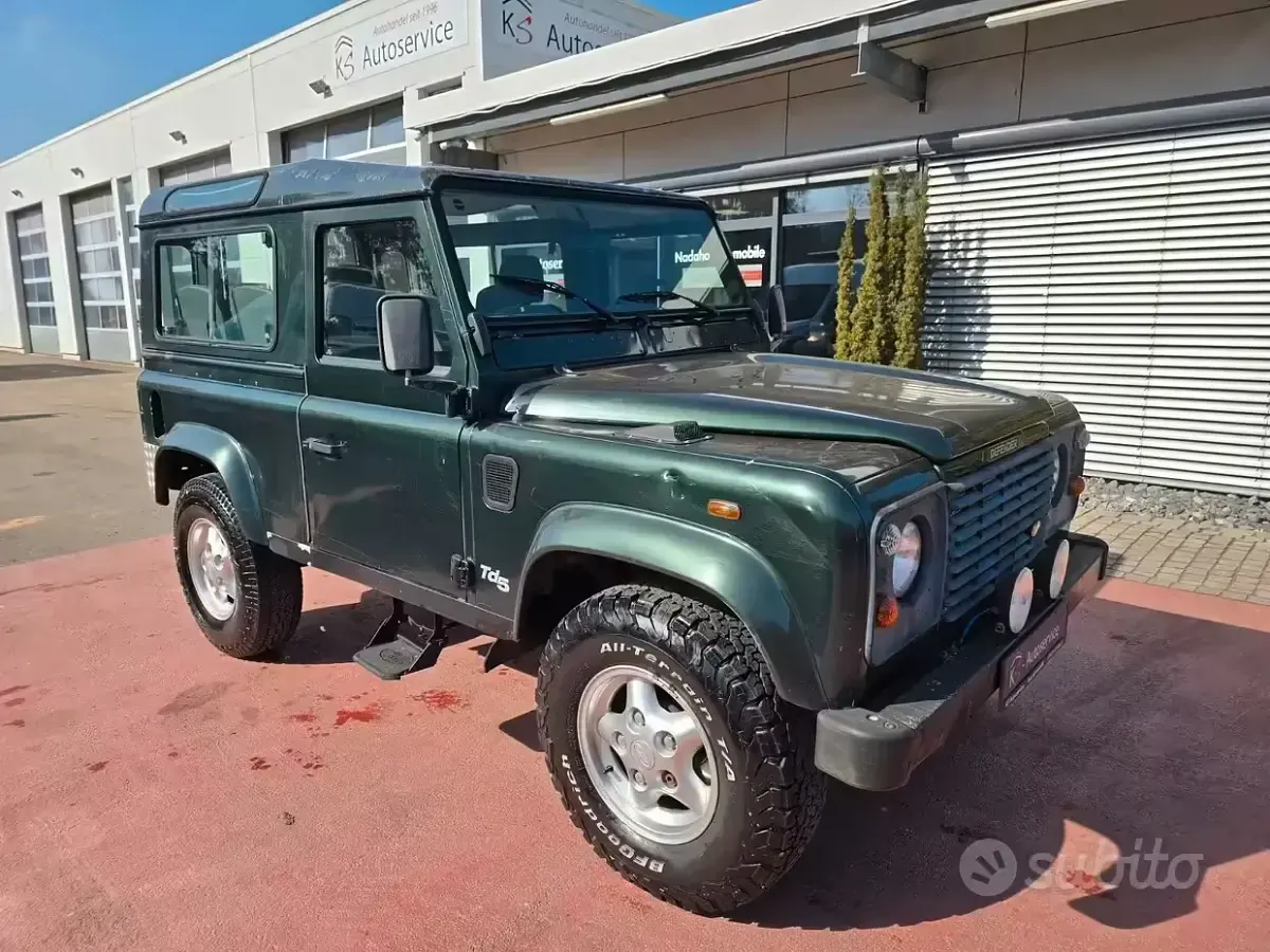 Usata Land Rover Defender 122 CV (89 kW) 2001 Station wagon
