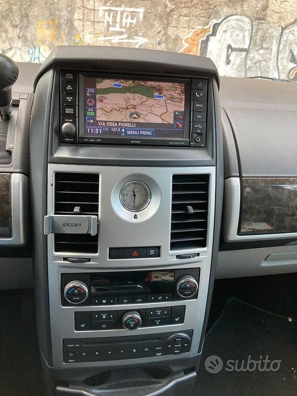 Usata Chrysler Grand Voyager 163 CV (119 kW) 2010 Nero Monovolume