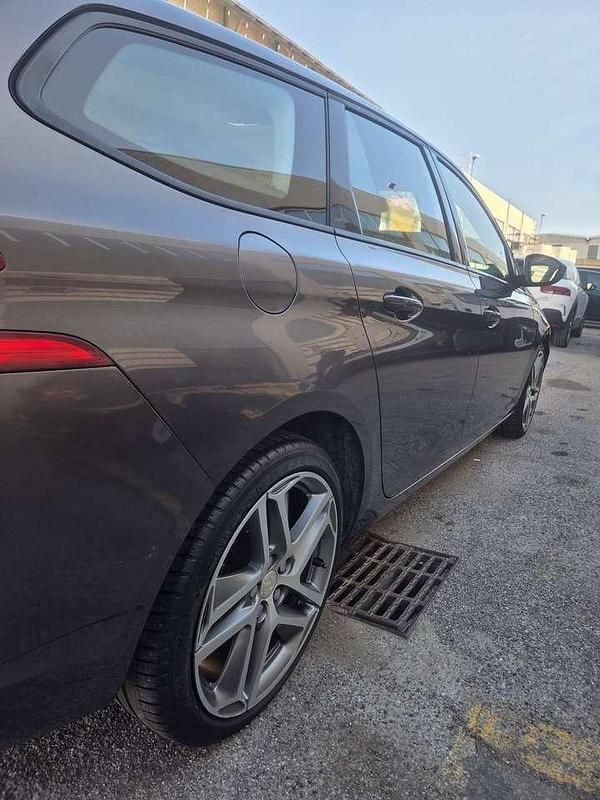 Usata Peugeot 308 Business-Line 120 CV (88 kW) 2015 Grigio Station wagon